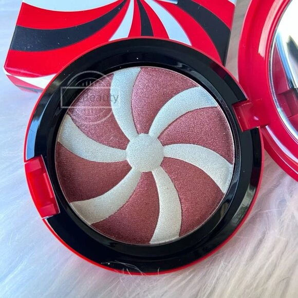 New MAC Hyper Real Glow Duo Highlighter～FORTUNE TELLER/BLIZZARD WIZARD～Full Size - Picture 2 of 4